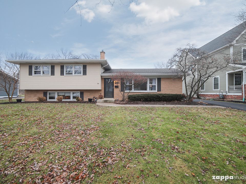 1st image of 553 Cypress Dr