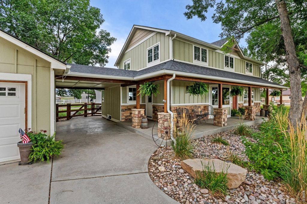 4811 Lonetree Dr
