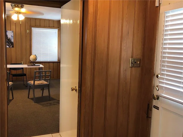 6215 Kenwood Ave — Photo 19