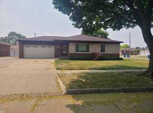 13630 Collins Dr, Warren, MI 48088