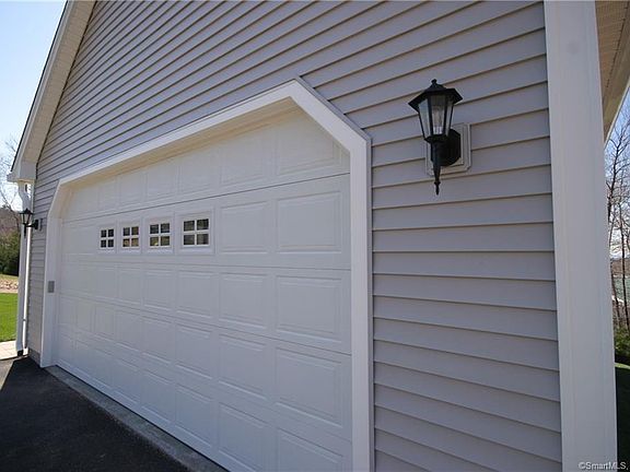 3rd image of 24 Woodside Dr #24