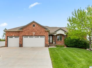 19314 Spaulding Cir, Elkhorn, NE 68022