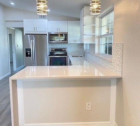 3rd image of 120 Barre Dr