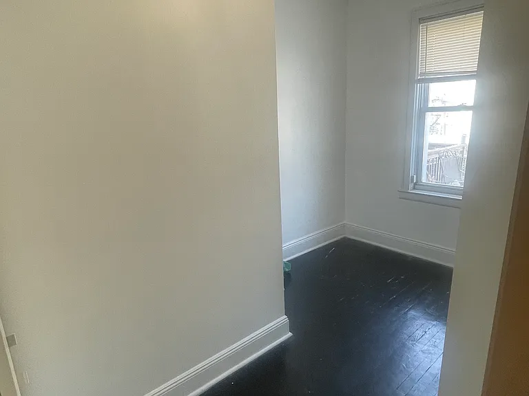 2979 Lawton Ave #1 — Photo 5
