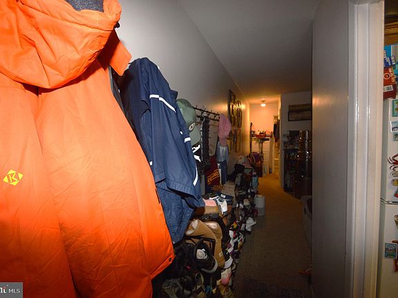 5th image of 3945 Lyndhurst Dr APT 204