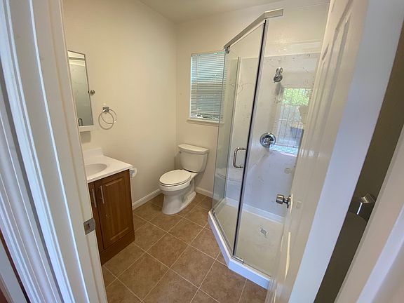5th image of 3833 Somerset Ave #A