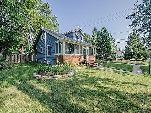 2nd image of 2905 Maplewood Ave