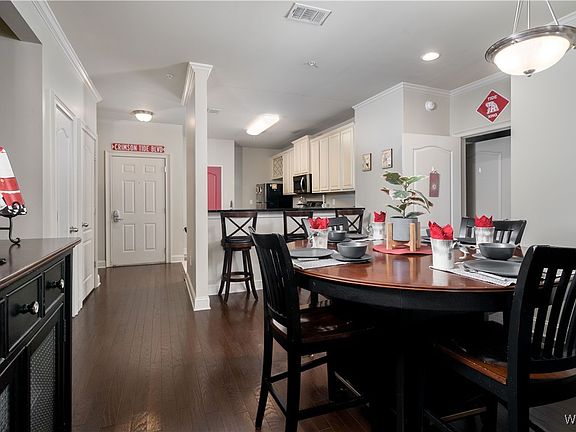 5th image of 700 15th St Unit 1412