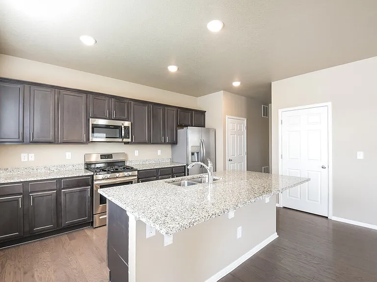 2380 Echo Park Dr — Photo 10