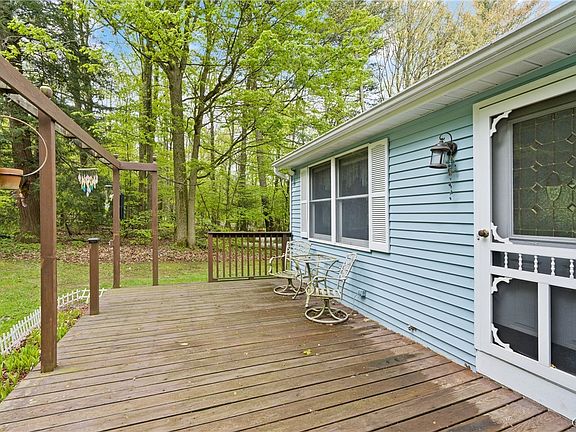 4th image of 1555 Connors Rd