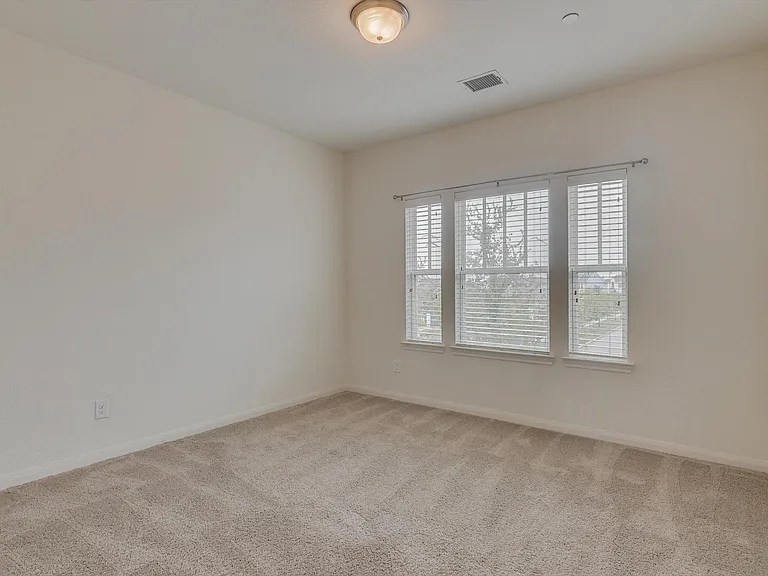 4064 Washburne Dr — Photo 23