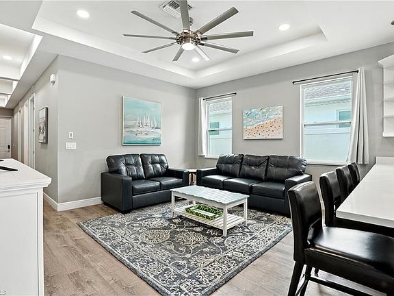 5th image of 10140 Carolina St