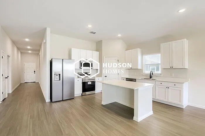 4 bed, 2.0 bath, 1763 sqft, $1,639 — Photo 4