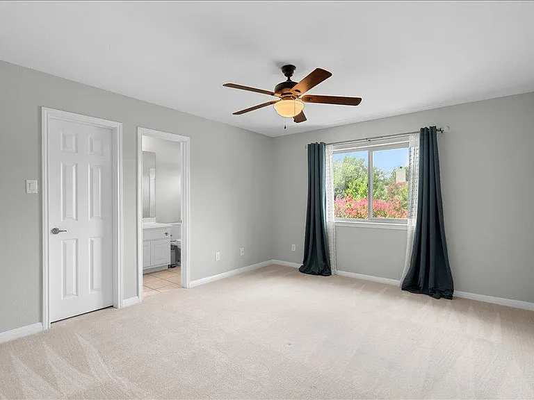 5301 Deerwood Ln — Photo 22