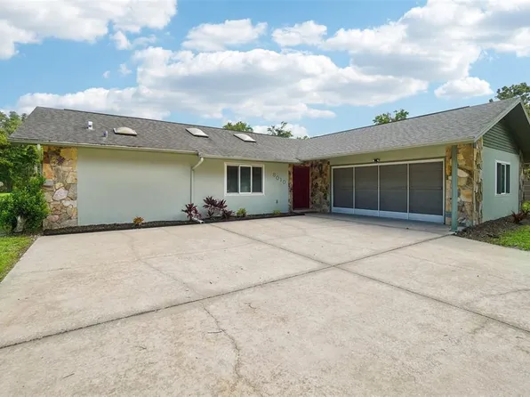 8010 Delaware Dr, Weeki Wachee, FL 34607