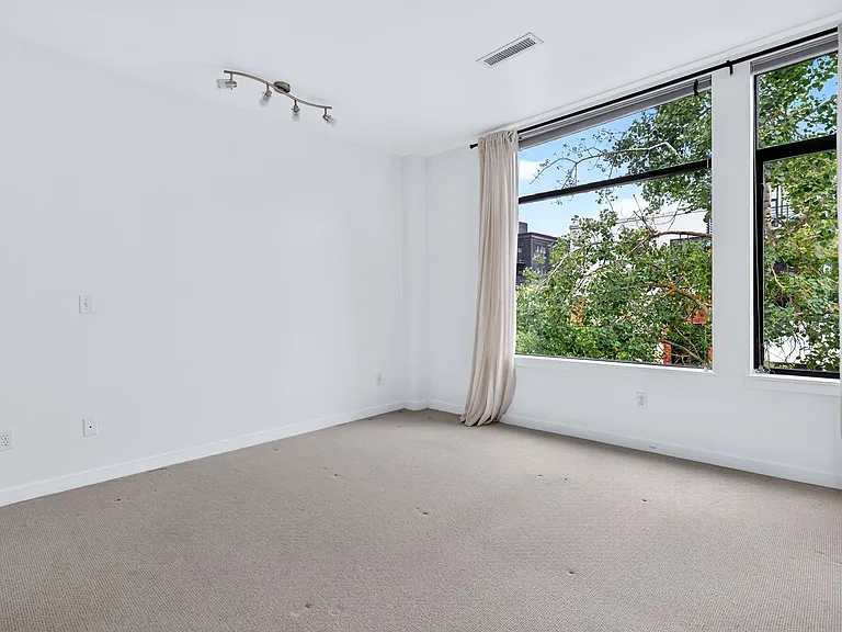 1690 NW Riverscape St — Photo 22