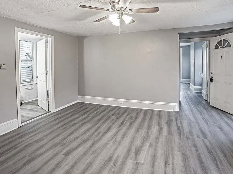 1412 Spruce St — Photo 9