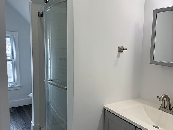4th image of 36 Taylor Ave #3
