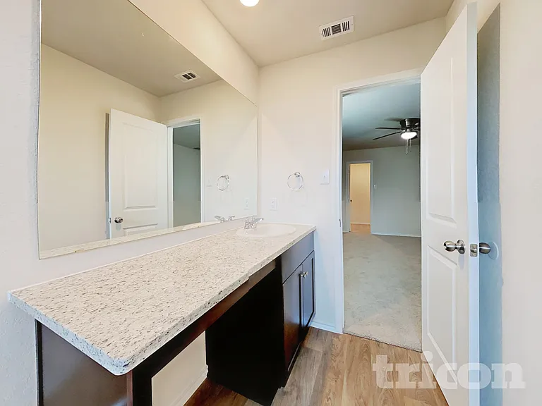 15406 Shortwing — Photo 23
