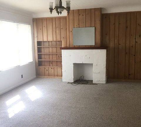 2nd image of 2320 Pine St