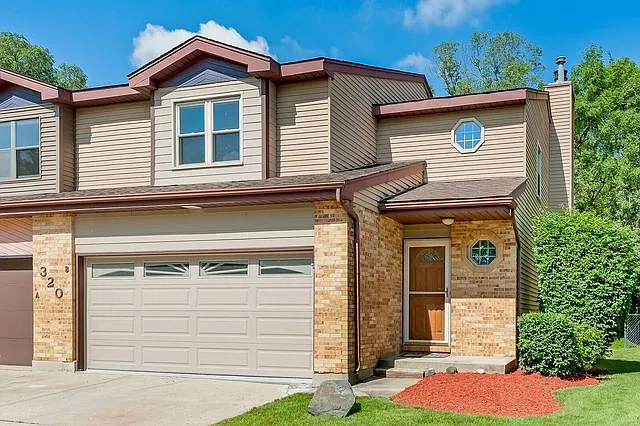 320 Brookdale Dr APT B photo 1