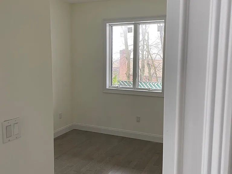 24455 61st Ave #1R — Photo 3
