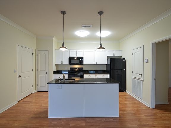 3rd image of 94 Lummus Dr #402