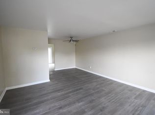 26 Hopewell Ln, Sicklerville, NJ 08081