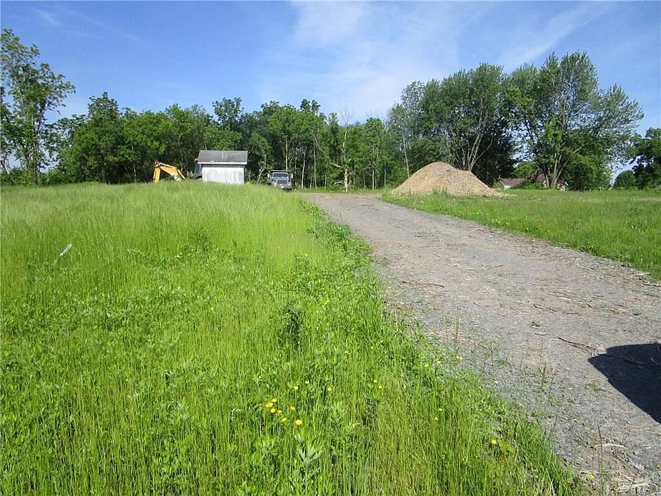 2nd image of 1241 Hilton Parma Rd