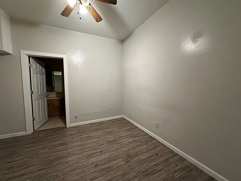 410 Avenue 1 NE — Photo 7