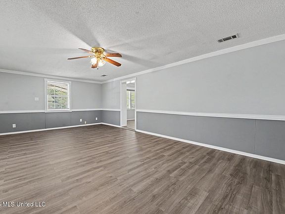 5th image of 3214 Wesley St