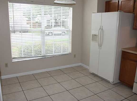 5th image of 495 Wexdon Ct