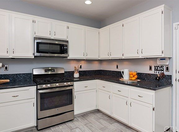 4th image of 19 Trofello Ln