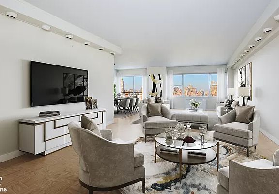 3rd image of 150 E 69th St #24H