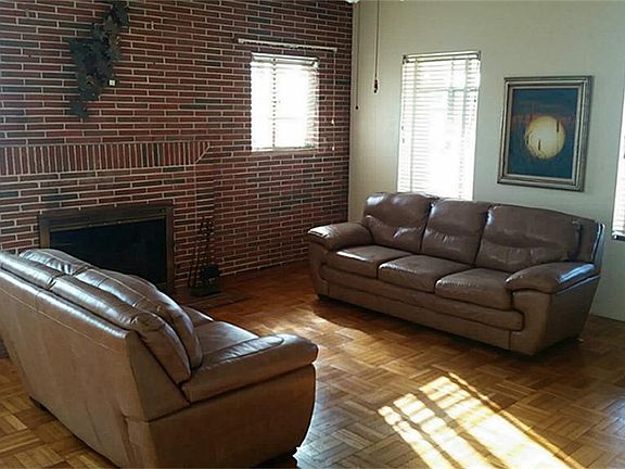 3rd image of 4302 Sherman Blvd