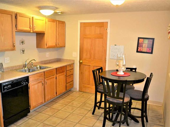 2nd image of 6116 Burnley Sq E