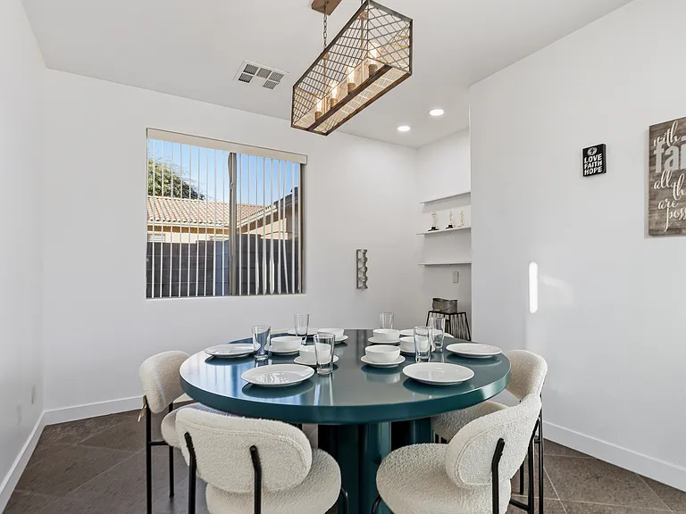 220 W Beechnut Pl — Photo 38