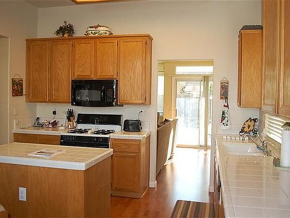 5th image of 10739 Fire Island Cir