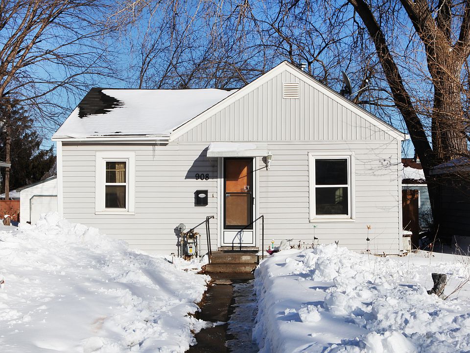 1st image of 908 17th Ave N