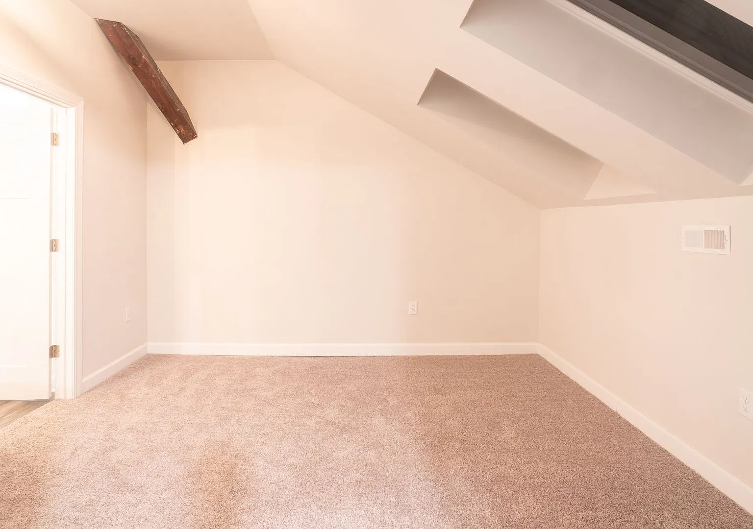 Weiskopf Lofts LLC — Photo 2