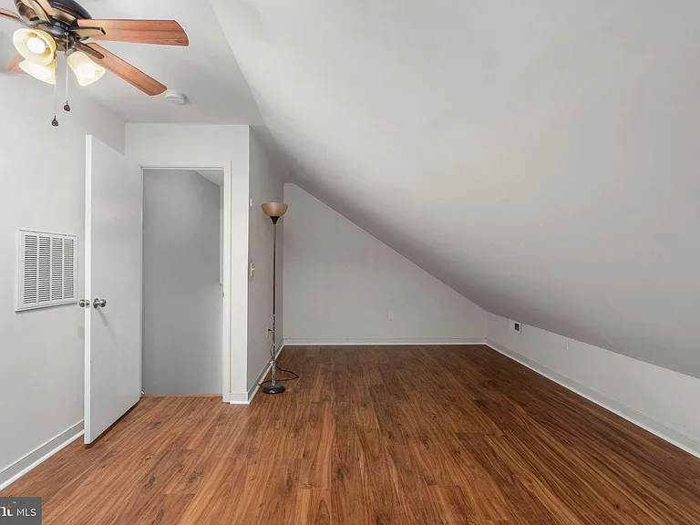 8009 Burrell Rd — Photo 16