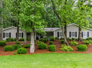 123 Willow Glenn Dr, Marietta, GA 30068