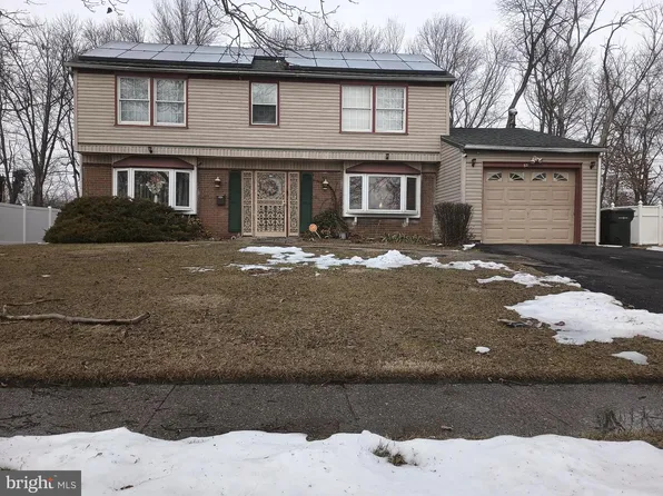 53 Genesee Ln, Willingboro, NJ 08046