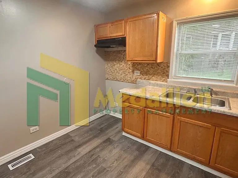 8358 S Morgan St — Photo 8