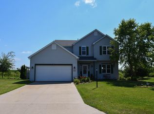 N8034 Preserve Park Dr, Ixonia, WI 53036