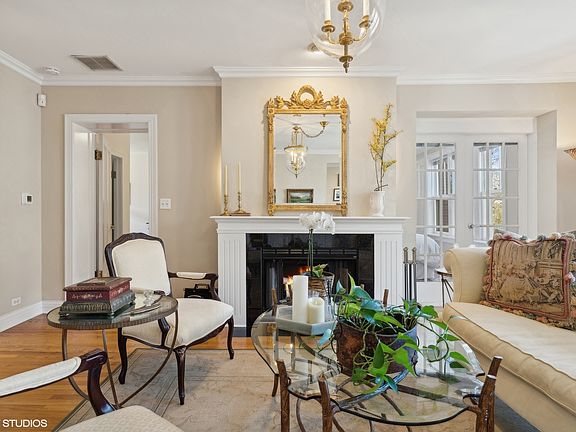 3rd image of 737 W Belden Ave #3G