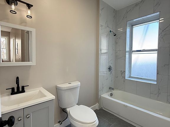 4th image of 190 Park St #10A