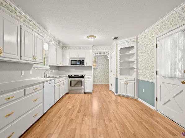 17017 Pernecia Ave, Greenwell Springs, LA 70739