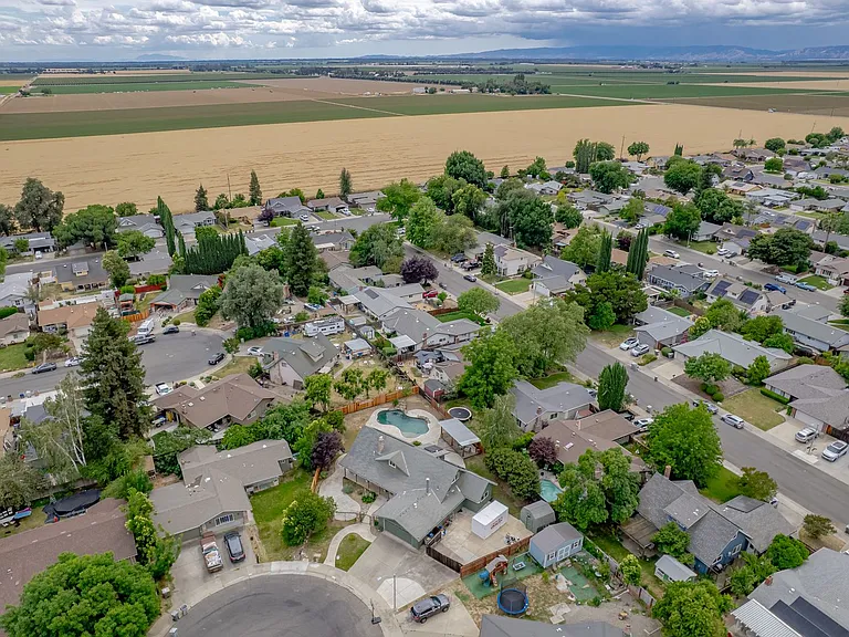 420 Colusa Pl — Photo 5
