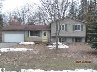 2674 Fashion Ave, Interlochen, MI 49643